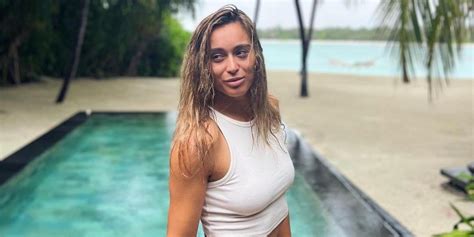 Paula Badosa posts topless pictures on Instagram